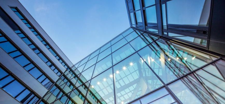 Αντιηλιακές μεμβράνες σε κτίριο